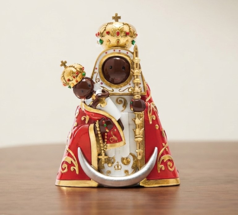 Figura de la Virgen de la Candelaria
