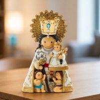 Figura de la Virgen de los Desamparados