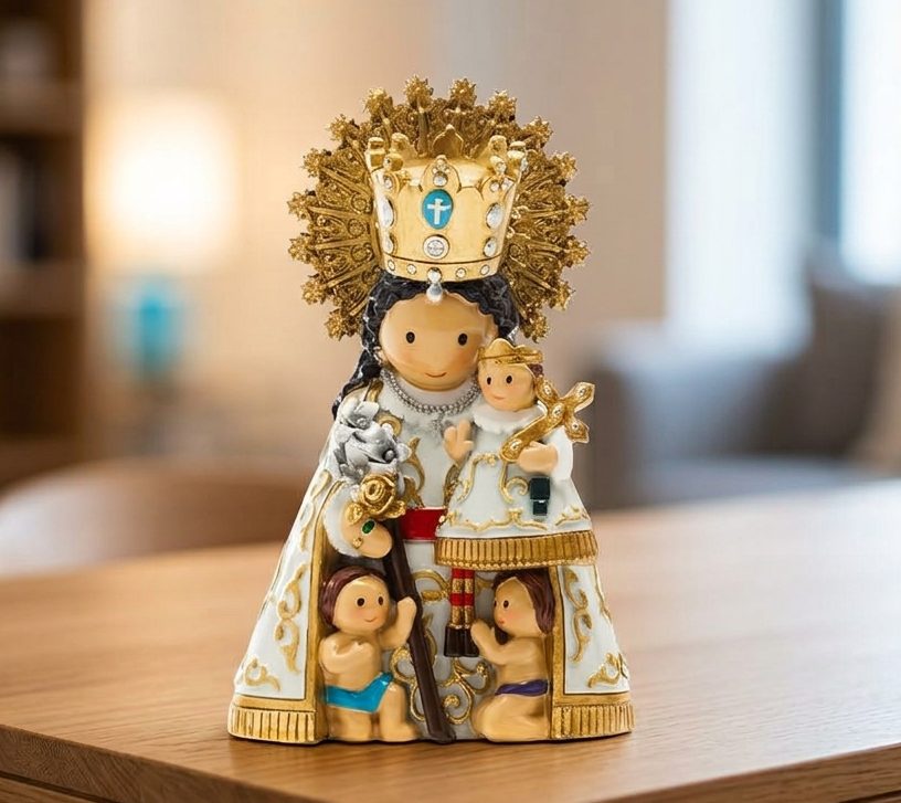 Figura de la Virgen de los Desamparados