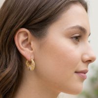 Pendientes de la Virgen de Guadalupe chapados en oro