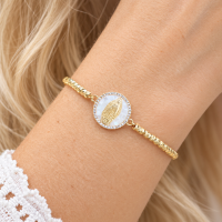 Pulsera de la Virgen de Guadalupe chapada en oro de 18K con circonitas y fondo de nácar